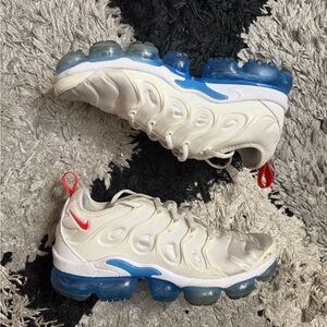 Size 8.5 - NIKE AIR VAPORMAX PLUS WHITE HABANERO RED BLUE USA DV2119 100